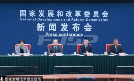 九游会J9入口:休牧不断电 服务暖草原